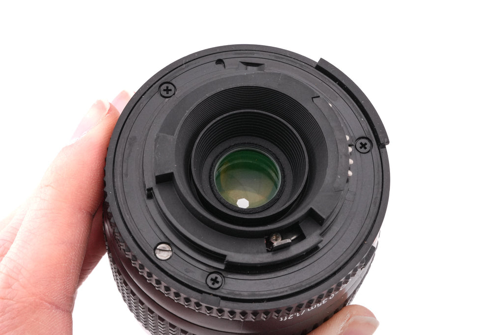 Nikon F60 + 35-80mm f4-5.6 AF Nikkor D