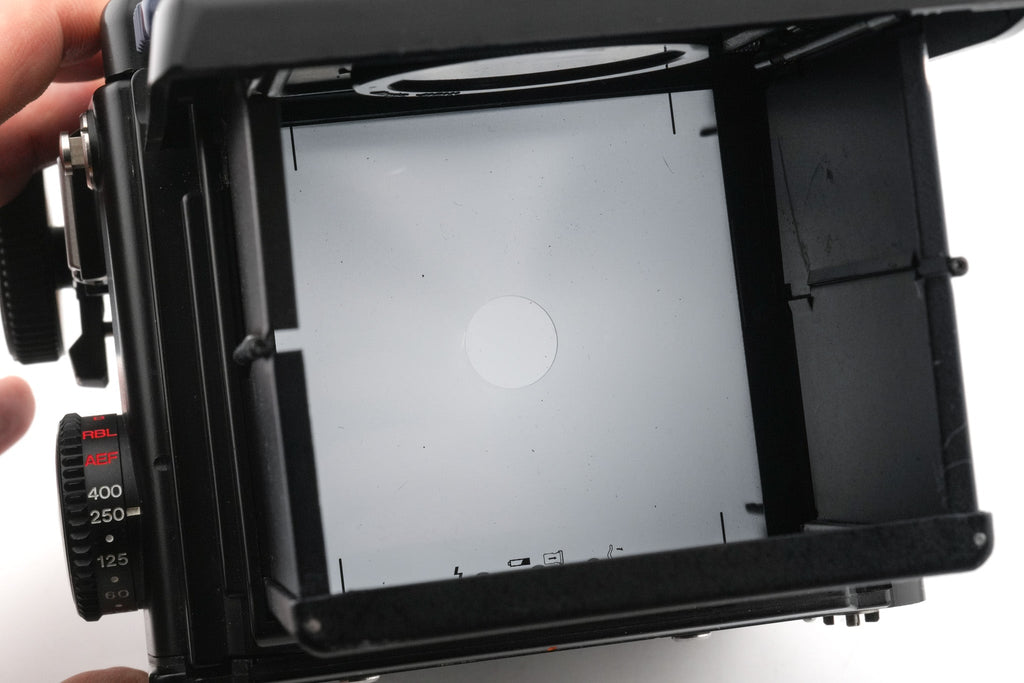 Mamiya RZ67 Professional II + 110mm f2.8 Sekor Z + 120 6x7 Roll Film Holder Professional II + Waist Level Finder