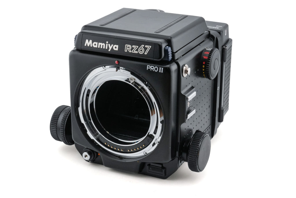 Mamiya RZ67 Professional II + 110mm f2.8 Sekor Z + 120 6x7 Roll Film Holder Professional II + Waist Level Finder