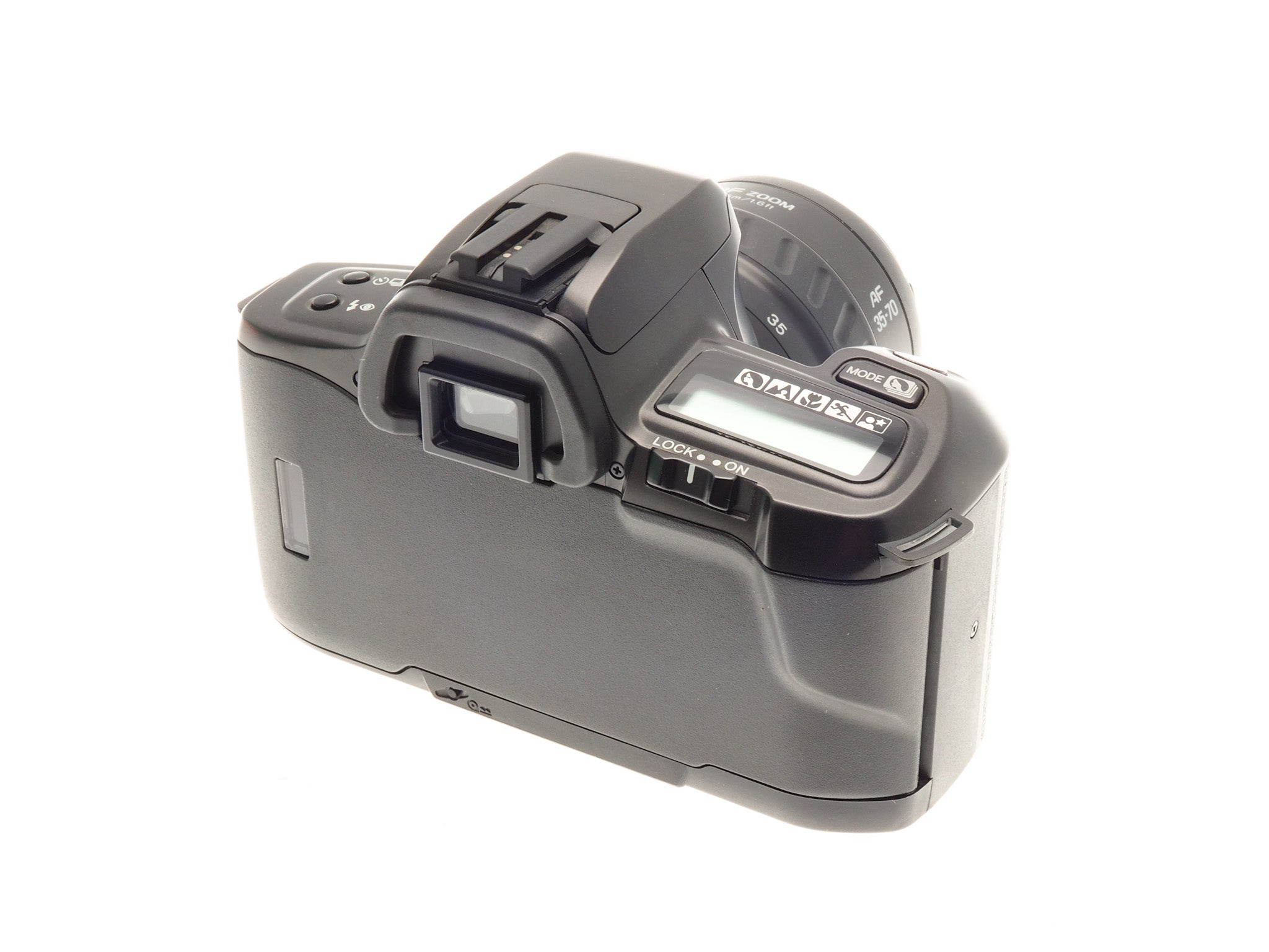 Minolta Dynax 303Si + 35-70mm f3.5-4.5 AF